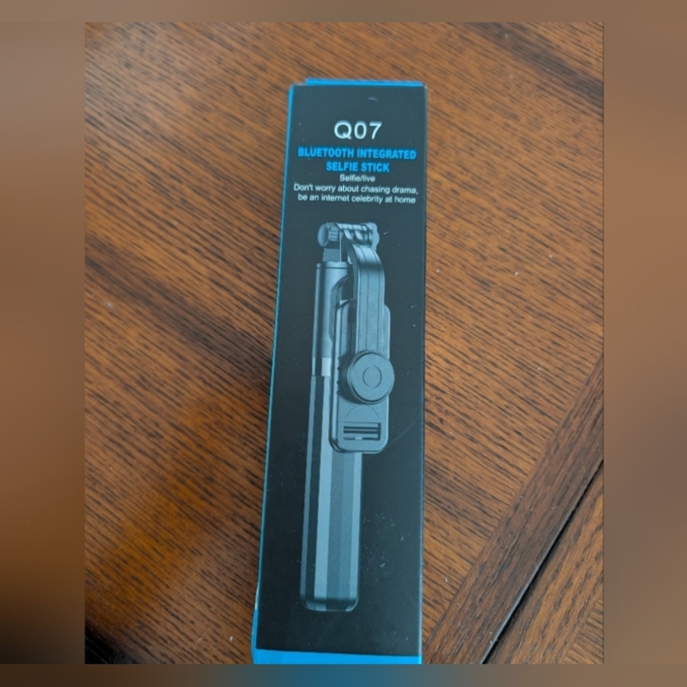 Bluetooth Integrated Selfie Stick